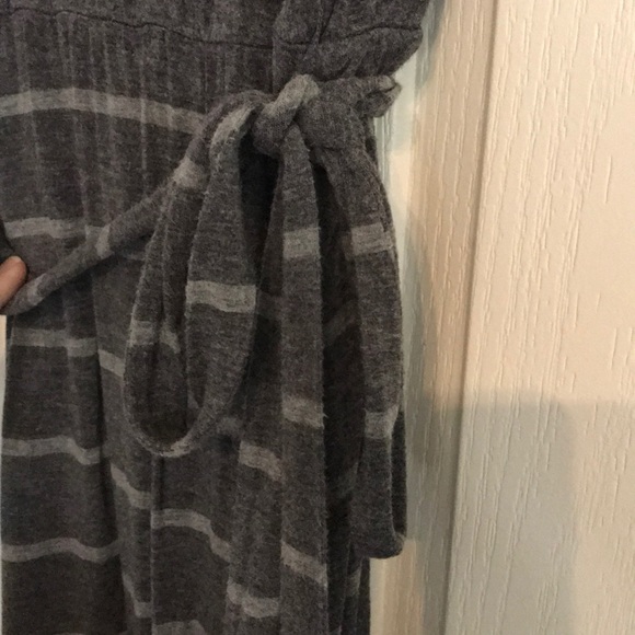 Knee Length Maternity Dress - Picture 3 of 4